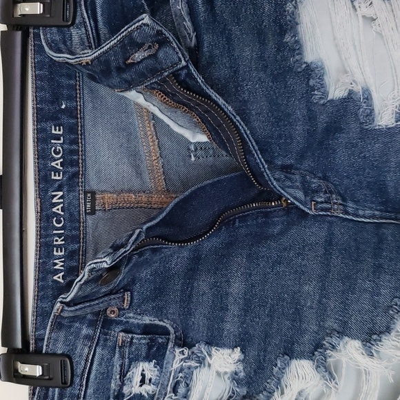 American eagle distressed dark wash mom shorts, high rise, women's size 6 - Picture 6 of 8